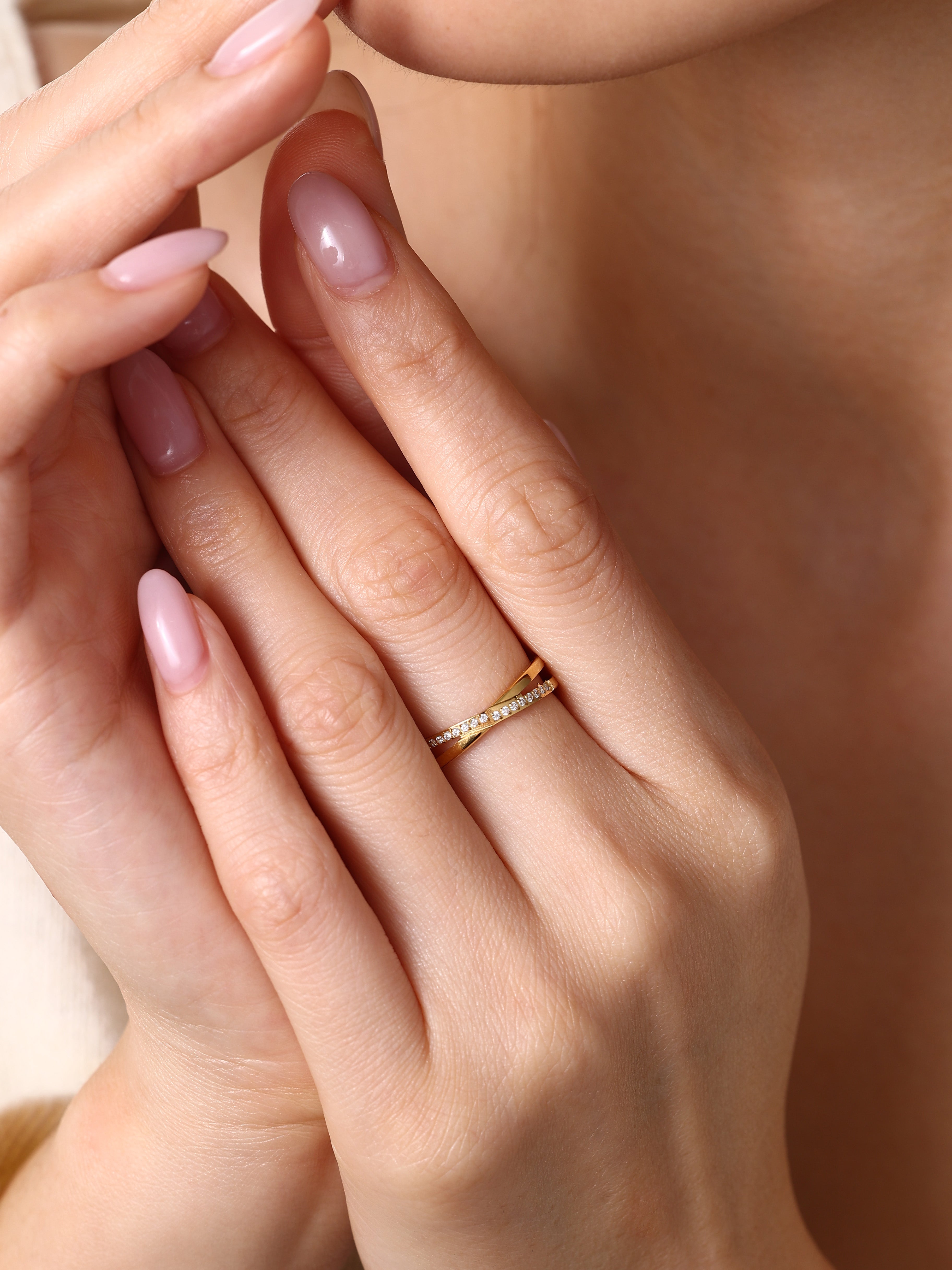 Crossing Wave Ring